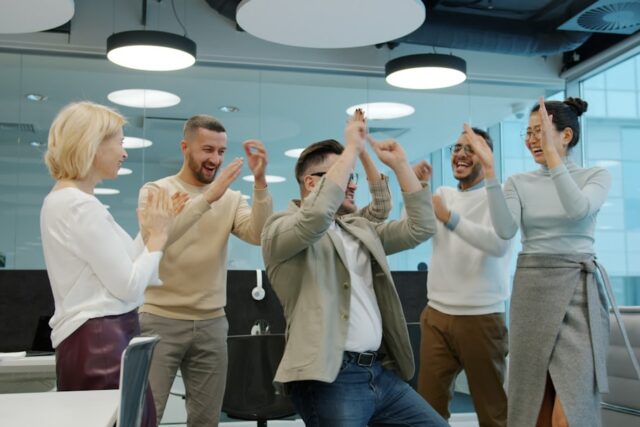 Photo motivate team performance