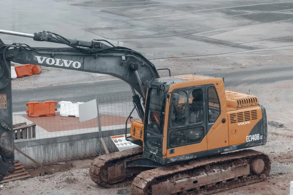 Ghidul începătorului în utilaje compacte: tot ce trebuie să știi înainte de prima achiziție